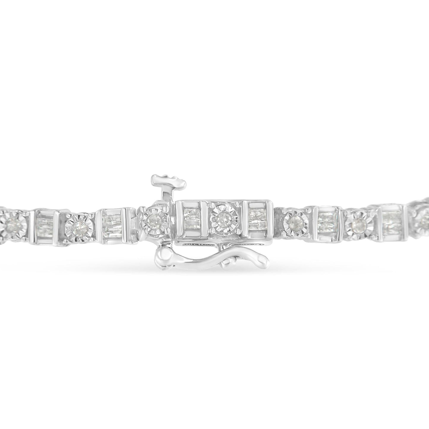 “10K White Gold Diamond X-Link Tennis Bracelet – 2.0 Cttw, 7″”